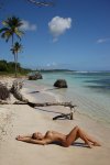 0-hot-solo-girl-amber-a-strikes-great-nude-poses-while-on-a-tropical-beach_10.jpg